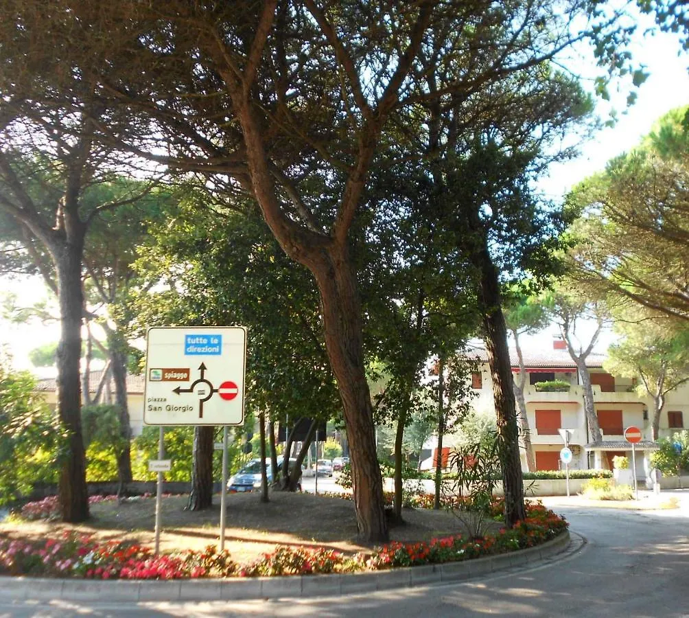 Apartment In Rosolina Mare 27385